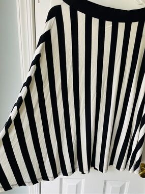 Forever 21 Black and White Striped Skirt
